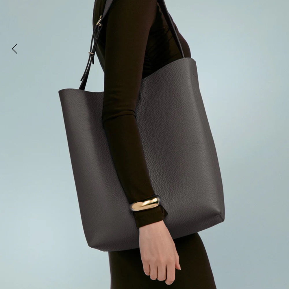Cuyana oversized Linea bag